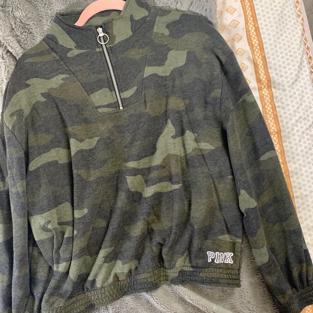 PINK VICTORIA’S SECRET CAMO PULLOVER